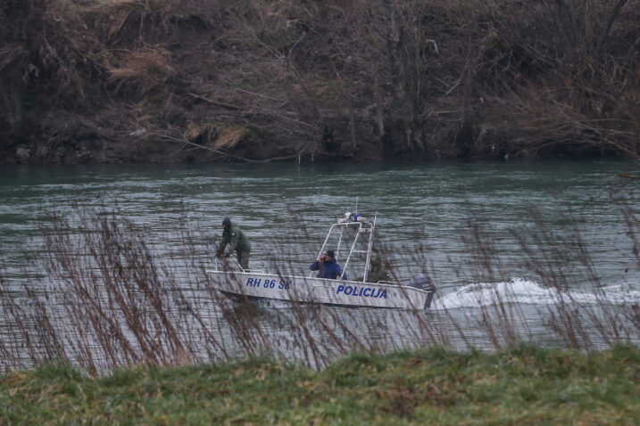 Policija na Savi / Foto ilustracija: Željko Lukunić / PIXSELL