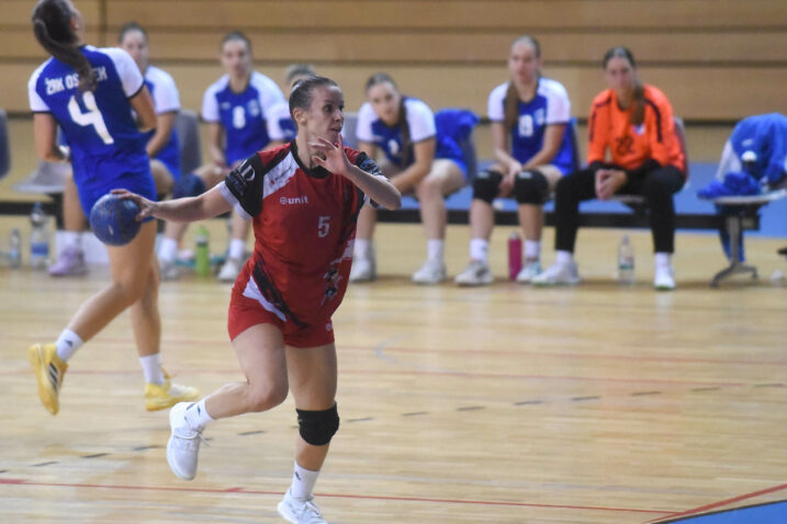 OSAM GOLOVA - Ana Debelić Šestan/Foto ARHIVA NL