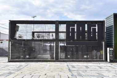 Kontejneri su na Adamićevom gatu bili od jeseni 2024. godine / Foto M. JURČIĆ