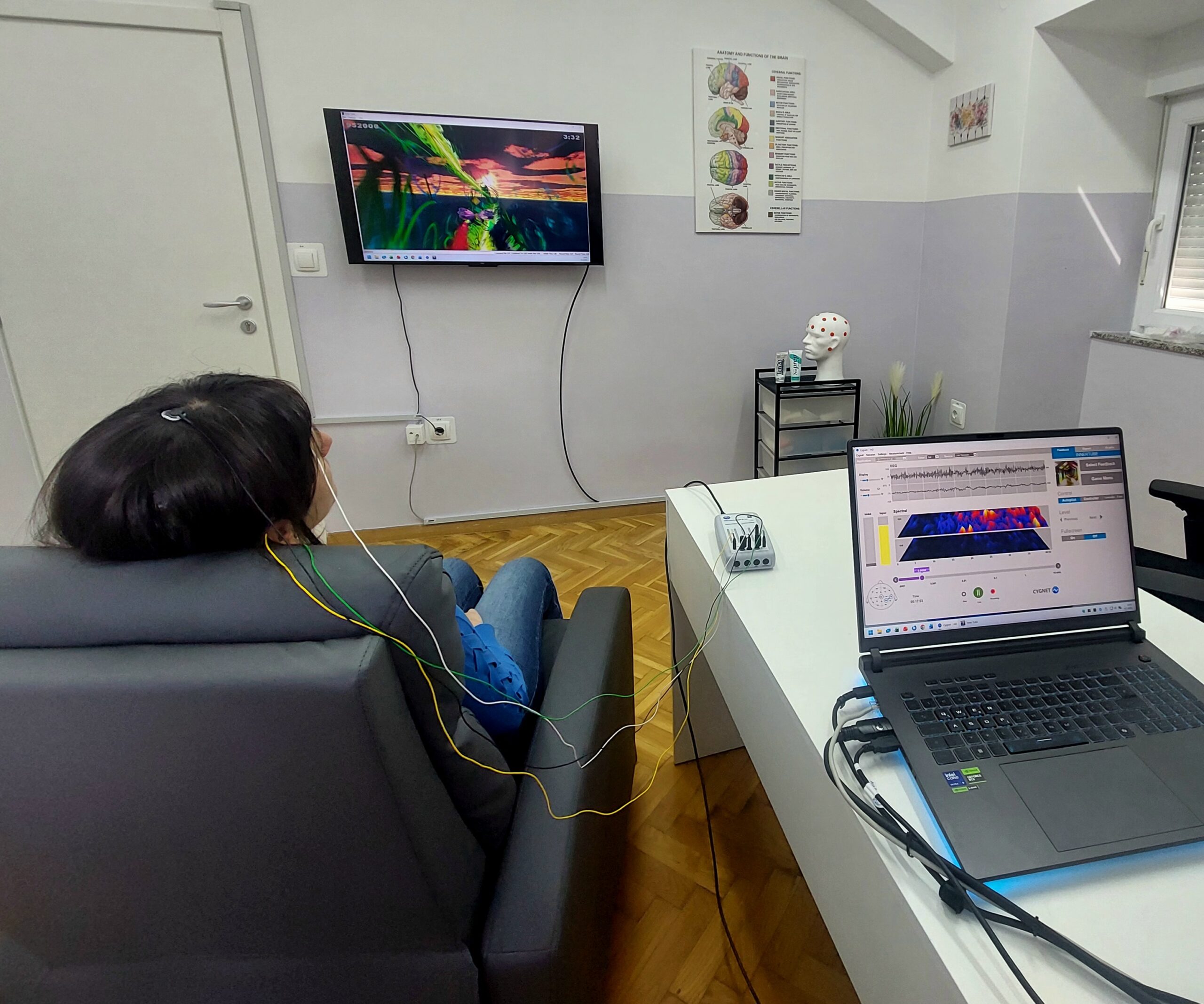 Tretman ne iziskuje dodatne napore osim sjedenja u udobnoj fotelji i gledanja animacije ili filma po izboru / Foto PB LOPAČA