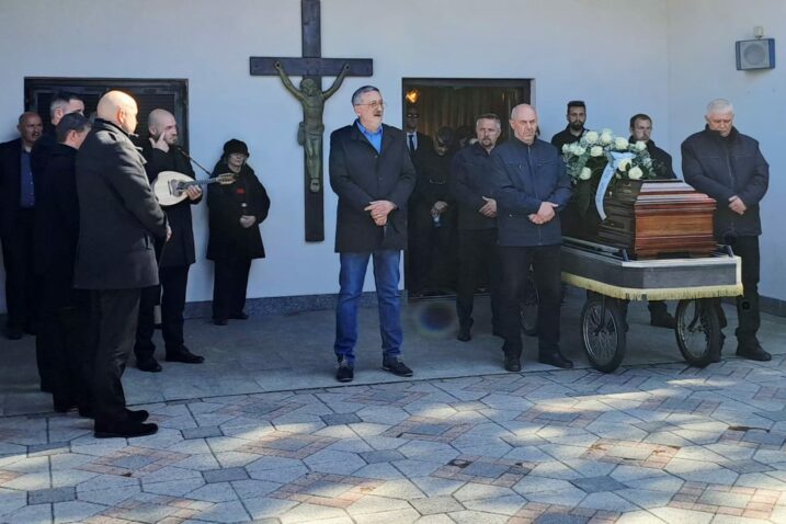 Biranim riječima o Zdenku Manceu okupljenima je govorio Željko Raukar / Foto: Edi Prodan