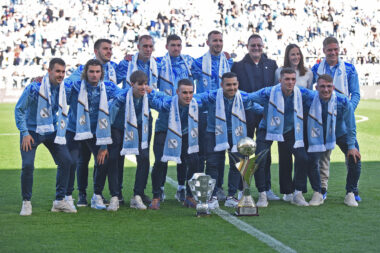 Futsalska momčad Rijeke s predsjednikom Damirom Miškovićem i kćerkom Annom/Foto D. MICULINIĆ