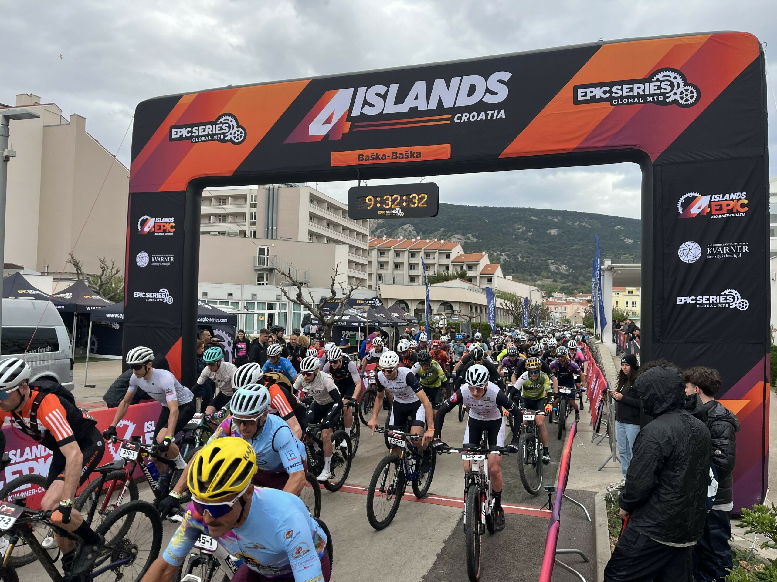 Start utrke 4Islands Epic u Baški / Foto R. PAŠKVAN