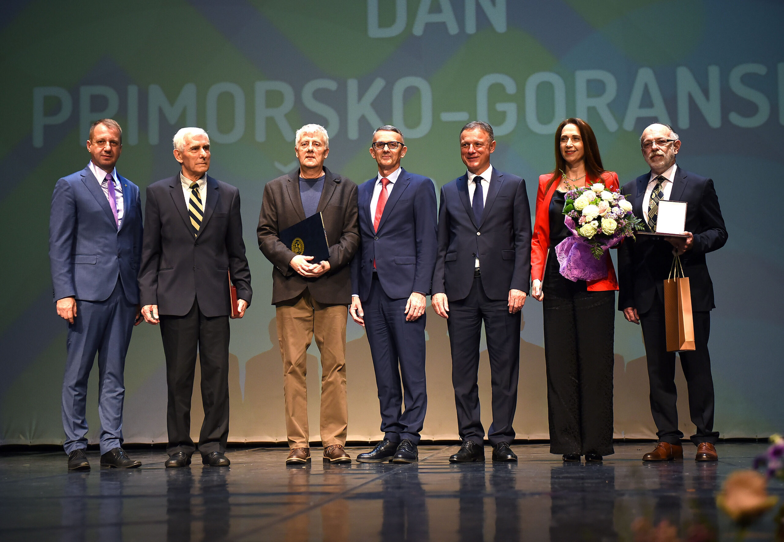 Čelnici Županije i Sabora s laureatima - Marko Boras Mandić, Miljenko Dorić, Željko Drinjak, Ivica Lukanović, Gordan Jandroković, Helena Dukarić Dangubić i Leonardo Bressan / Foto Dean MICULINIĆ