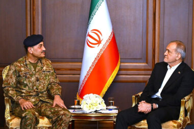 Pakistanski vojni šef Asim Munir i iranski predsjednik Masud Pezeškian / REUTERS