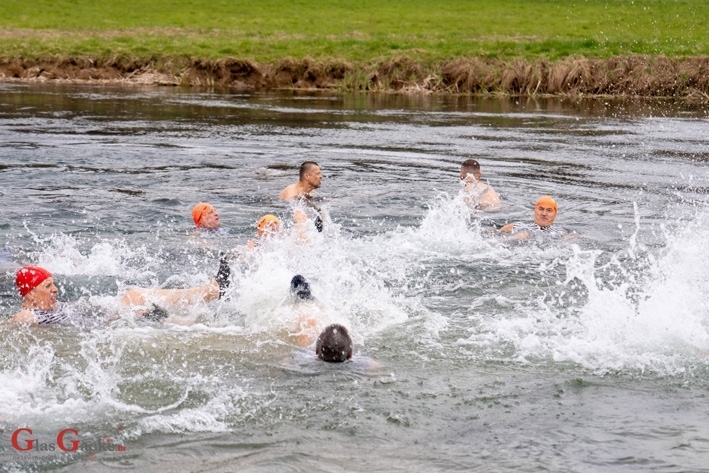 Kukali stigli i do Gacke / Foto Glas Gacke