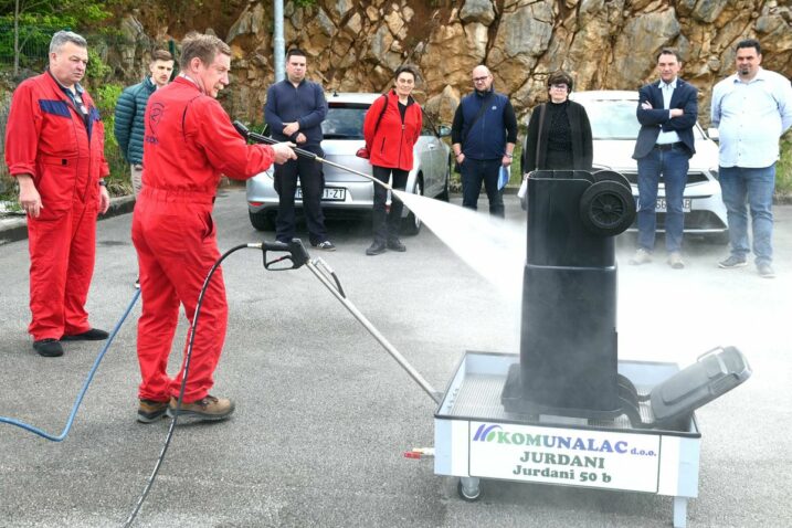 Predstavljanje jedinstvenog samoposlužnog uređaja za pranje spremnika za otpad / Foto Marko Gracin