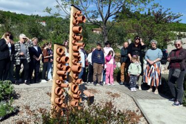 Hotel za kukce nalazi se u Mirisnom vrtu, smještenom uz ekopark Rasadnik / Foto Marko Gracin