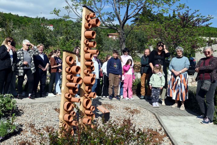 Hotel za kukce nalazi se u Mirisnom vrtu, smještenom uz ekopark Rasadnik / Foto Marko Gracin