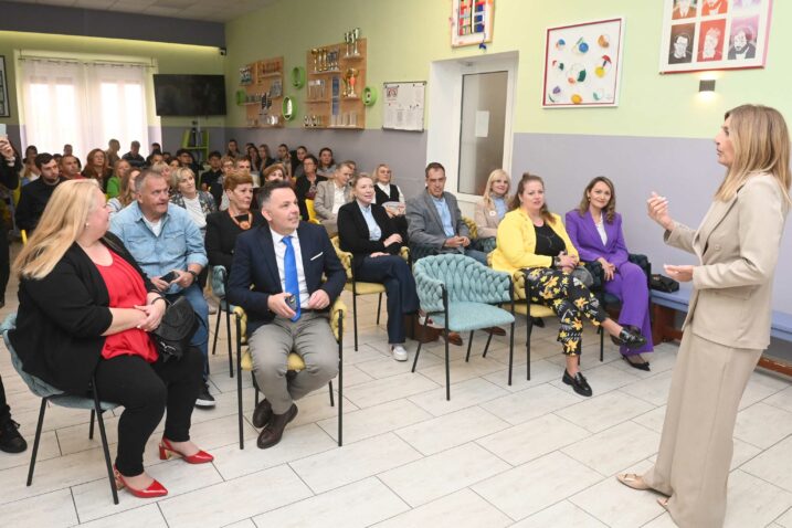 Ravnateljica Nataša Tomić obratila se gostima proslave / Foto: Marko Gracin