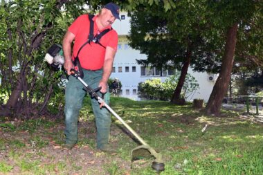 Ništa bez kosilice i trimera / Foto Marko GRACIN