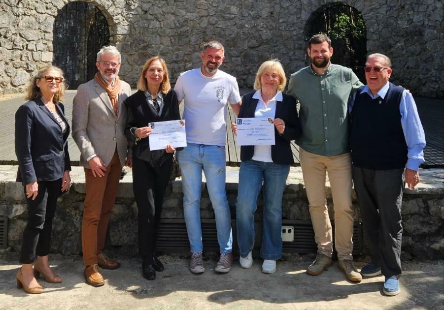 Uručenje donacije članova Lions cluba Opatija ocu dječaka Vala Radovanovića