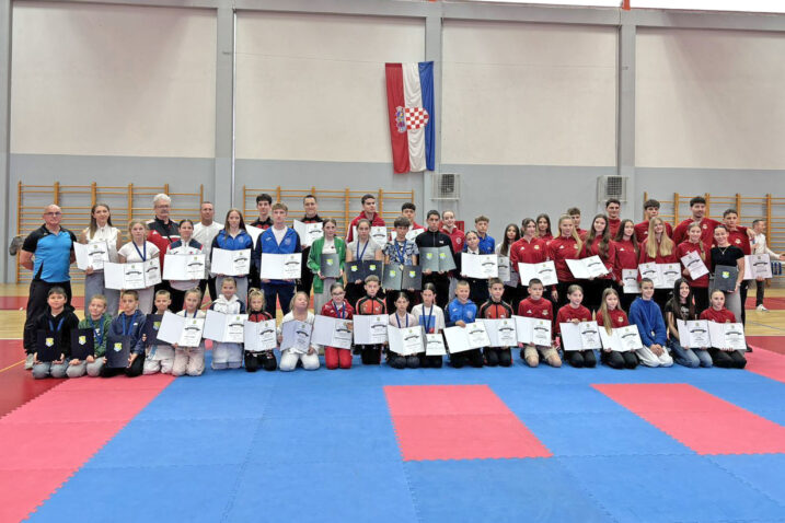 OBILJEŽILI PROŠLU GODINU - Karatisti na dodjeli nagrada u Mavrincima/Foto D. MICULINIĆ