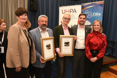 Creski dužnosnici s dobitnicima: Marina Medarić, Danijel Kučica, Dunja Sladić, Marin Gregorović i Željka Stašić / Foto Walter Salković