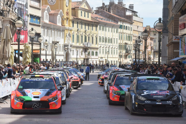 Sudionici rallyja vraćaju se na Korzo/Foto Arhiva NL