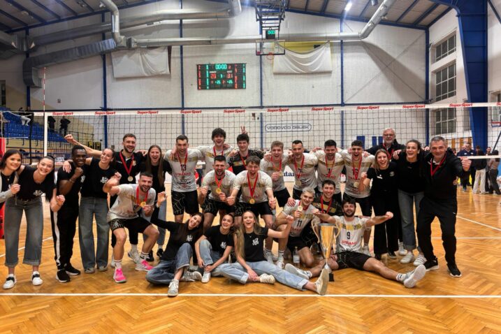 Odbojkaši i odbojkašice Mladosti/Foto HAOK Mladost