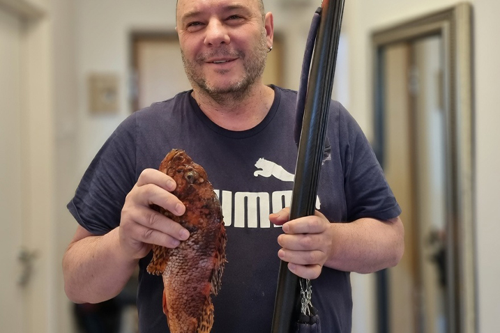 Lako je kad se zna što se hoće i gdje toga ima. Zaronio na provjerenoj pošti pa nastrijelio večeru