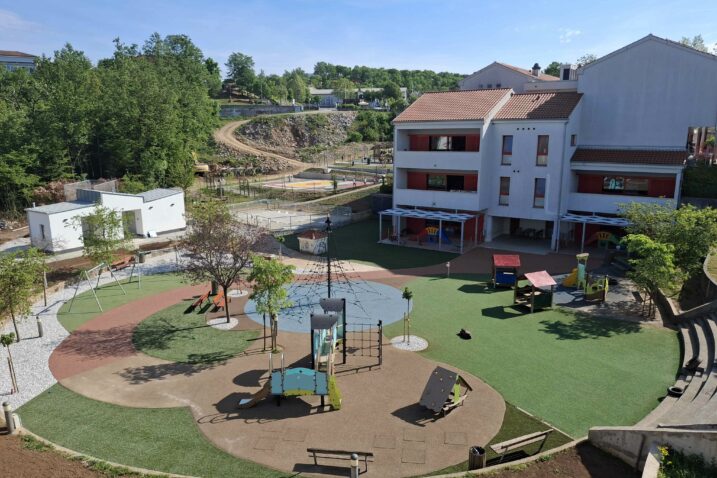 Novouređeno dvorište Dječjeg vrtića Viškovo / Foto Općina Viškovo