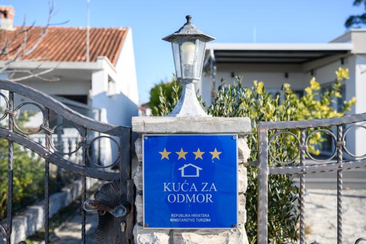 Nekontrolirani najam preko Airbnba proždire prostor. EU priprema prvu strategiju za održivi turizam