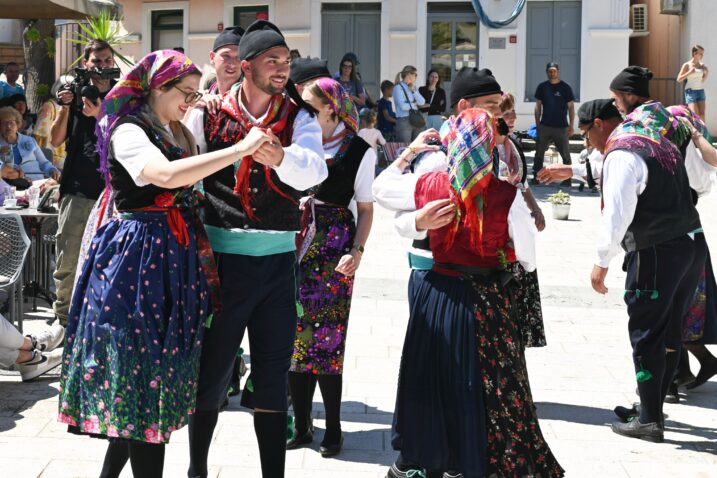 Muaj – pozdrav proljeću. U Nerezinama održana tradicionalna fešta