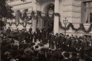 Doček cara Franje Josipa i švedskog kralja Oskara u Opatiji 1904. godine, ispred hotela Stephanie (danas Imperial) FOTO HRMT