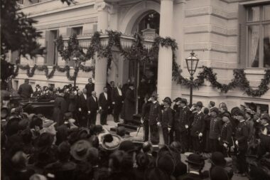 Doček cara Franje Josipa i švedskog kralja Oskara u Opatiji 1904. godine, ispred hotela Stephanie (danas Imperial) FOTO HRMT