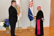 Predsjednik Zoran Milanović i apostolski nuncij Leopold Girelli / Foto Ured predsjednika