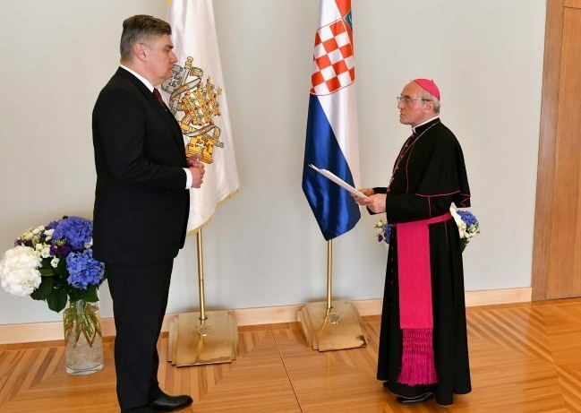 Predsjednik Zoran Milanović i apostolski nuncij Leopold Girelli / Foto Ured predsjednika