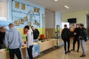 Učenici su imali priliku u opuštenoj atmosferi razgovarati s potencijalnim poslodavcima