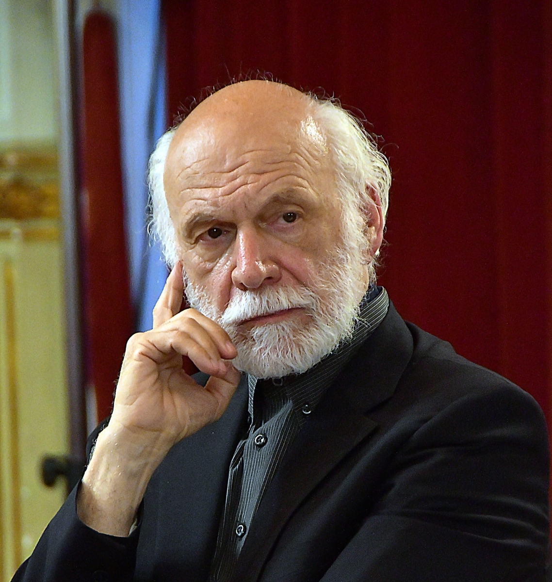 Smatram da umjetnost mora biti izvan bilo kakvih ideoloških ili drugih društvenih konstrukcija koji bi je ograničavali - Dimitrije Popović