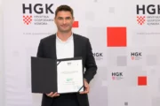 Priznanje je preuzeo direktor Parkova Ivan Bilobrk
