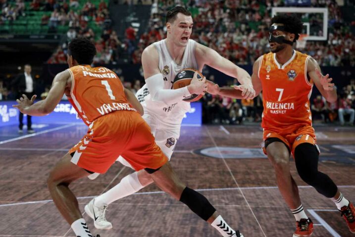 REUTERS