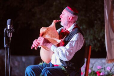 Mario Mužić predstavlja folklor Orleca / Foto Sandro Tariba