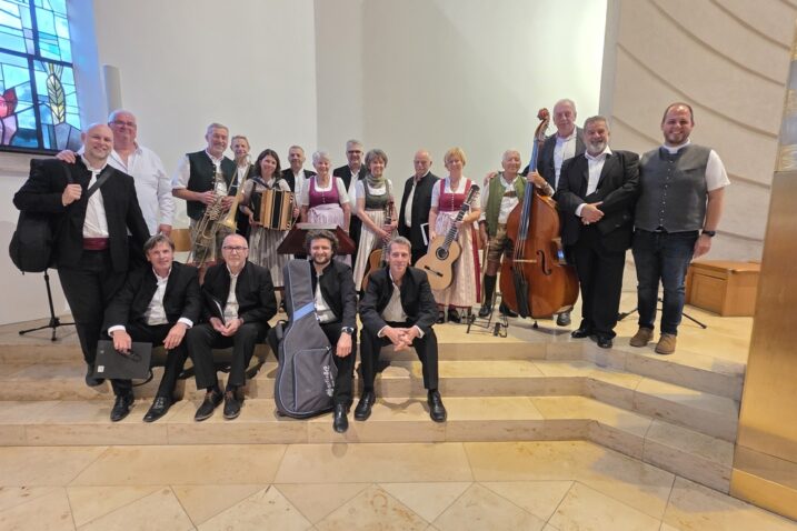 Klapa Škrljevo sa suizvođačima Mehraloa