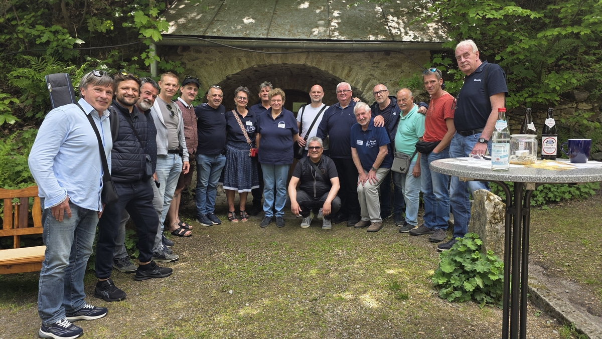 Klapa Škrljevo s obiteljima Schiller i Bauer