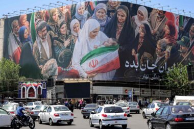 Teheran uzvratio na američke napade udarom na Kuvajt / Foto ATTA KENARE / AFP