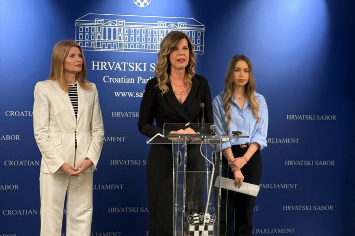 Sabina Glasovac, Biljana Borzan i Karmen Višić / Foto SDP