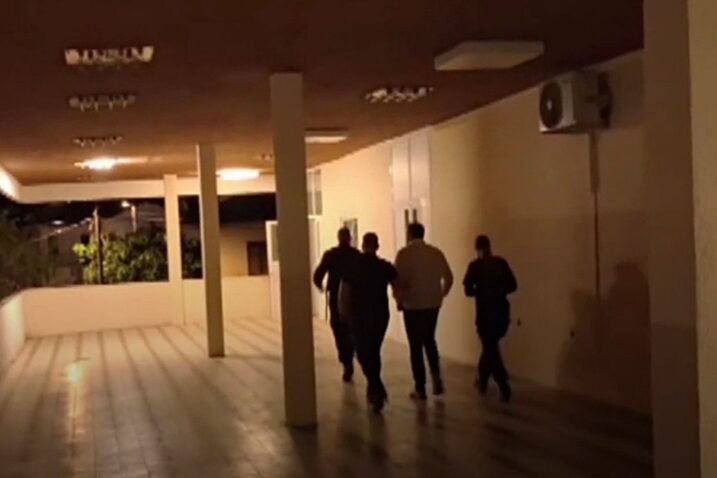 Drama u Marini zbog ilegalnog groblja kulminirala tučnjavom. Načelnik priveden prije početka emisije “Otvoreno”