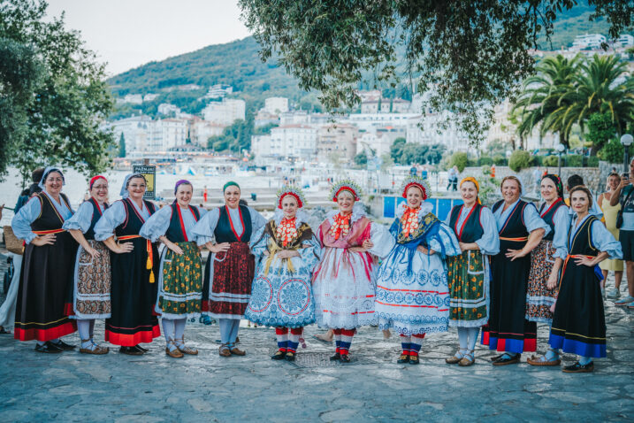 Folklorni ansambl Zora iz Opatije nastupa četvrtkom / Foto TZG OPATIJE