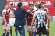 Marinko Koljanin u ulozi »mirotvorca« između Nike Gajzlera i Rajana Žlibanovića/Foto D. MICULINIĆ