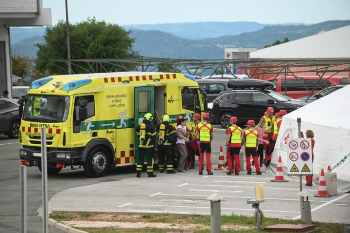 Vatrogasci, hitna pomoć, kanaderi i helikopteri u vježbi u t