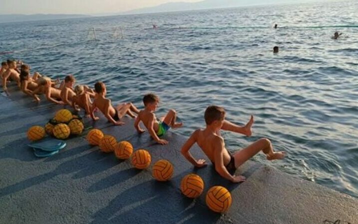 Vaterpolo klub Jadran Kostrena organizira ljetnu školu plivanja i vaterpola