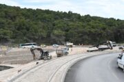 Radovi u kružnom toku na početku ceste za Veli Lošinj / Foto Bojan Purić