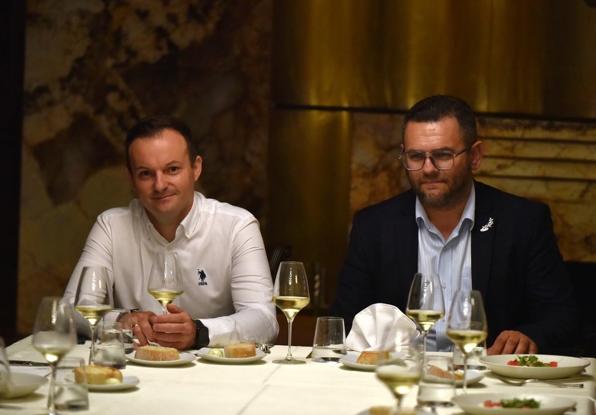 Nikola Kuzmanovski i i Jakim Mitrevski