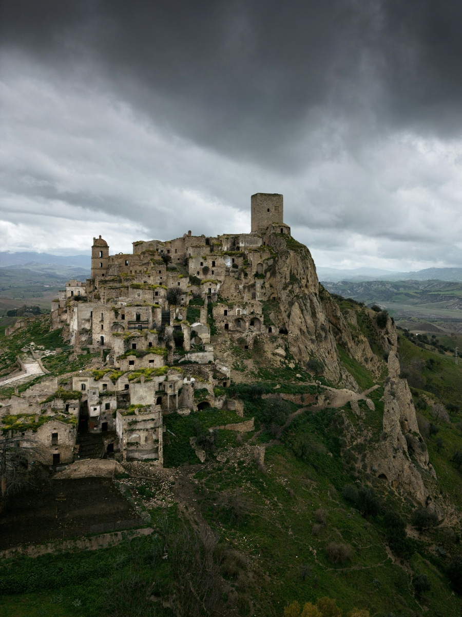 Craco u Italiji prizor je koji oduševljava - iz daljine / Foto Unsplash