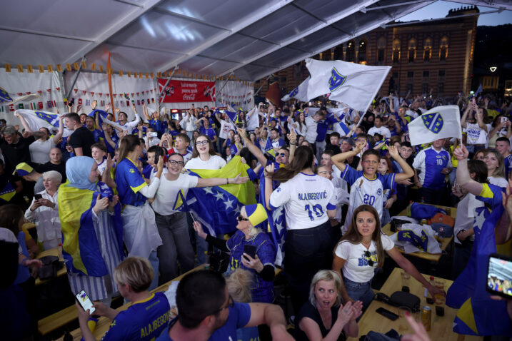 Navijači u sarjevskoj fan zoni/Foto PIXSELL