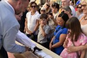 U ulozi domaćina - štrudlu je zarezao načelnik Bojan Simonič / Foto Matea Jurčić