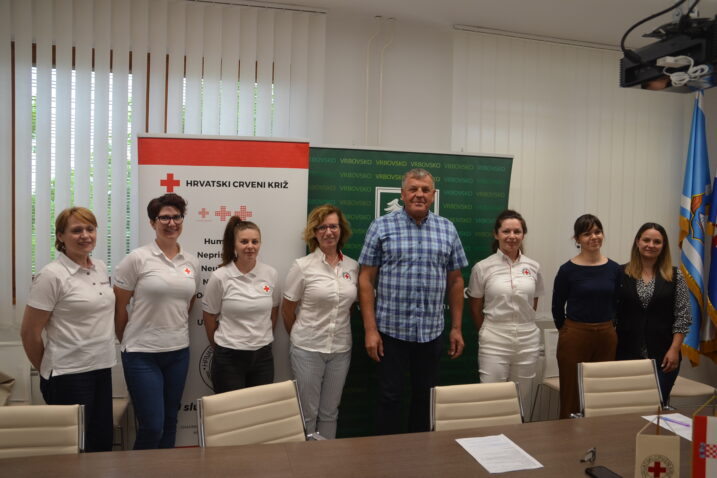 Sudionici tiskovne konferencije o projektu »Možemo zajedno« Gradskog društva Crvenog križa Vrbovsko / Foto Marinko KRMPOTIĆ