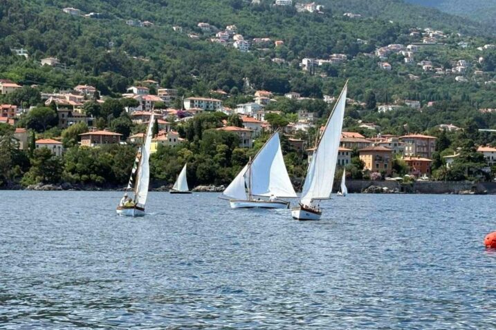 Bijela jedra u akvatoriju ispred Lovrana - regata Nino Gasparinic / Foto Radovan Trinajstić