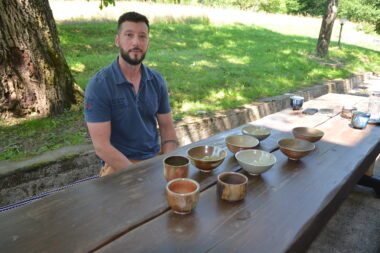 Goran Osojnićki sa dijelom ovogoidišnjih woodfire uradaka